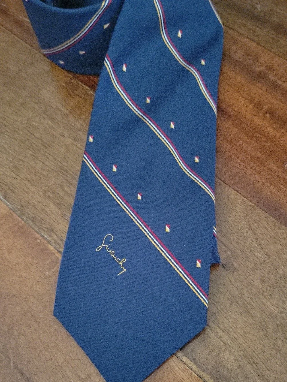 Givenchy elegant tie